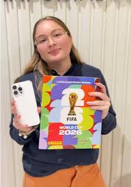 Cliente LA CENTRAL COLECCIONES con álbum Panini en Pilar