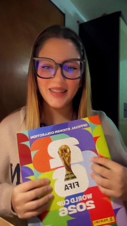 Cliente LA CENTRAL COLECCIONES con álbum Panini en Avellaneda
