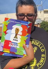 Cliente LA CENTRAL COLECCIONES con álbum Panini en Paraná