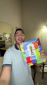 Cliente LA CENTRAL COLECCIONES con álbum Panini en San Juan
